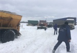 Из-за снежного заноса на трассе под Харьковом застряли 90 машин