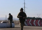 Работу пунктов пропуска на Донбассе продлили из-за очередей