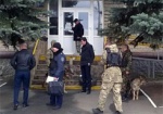 На Харьковщине ищут бомбы одновременно в двух судах, жилом доме и прокуратуре
