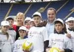 Харьковские участники «Открытых уроков футбола» получили мячи