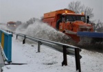 Снегопад на Харьковщине: на дороги области вывели снегоуборочную технику