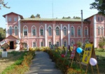 Светличная пообещала постараться вернуть краснокутской громаде здание музея в Пархомовке