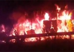 Пожар на трассе Киев-Харьков: рекламный щит упал на грузовик