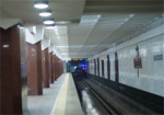 В метро мужчина упал на рельсы
