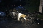 На Салтовке подожгли два элитных авто