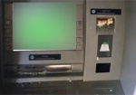 В центре Харькова повредили сразу три банкомата