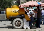 Харьковчан просят не покупать квас из бочек и молоко на стихийных рынках
