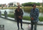 Двое мужчин пытались разобрать забор на набережной в Харькове