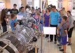 Харьковские школьники посетили музей техники в Запорожье и побывали на острове Хортица