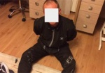 Квартирный вор-рецидивист задержан на горячем в Харькове