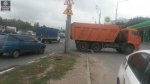 В Харькове грузовик въехал в легковушку
