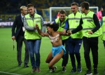 Перед матчем Украина-Турция на поле выбегала топлесс активистка Femen