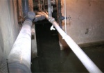 Жители многоэтажки на Салтовке жалуются на залитый канализацией подвал и неработающий лифт
