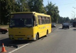 Школьный автобус с детьми попал в ДТП в Харькове