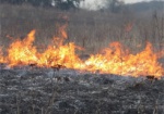 В Чугуеве тушили пожар на полигоне