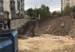В Харькове мужчина упал в вырытый котлован и погиб
