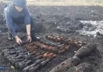 В лесу под Харьковом нашли почти три десятка артснарядов времен войны