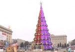 Харьков готовится к новогодним праздникам. На площади Свободы начал работу ледовый каток