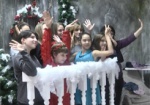 В Харькове журналисты и полицейские сделали детям необычный подарок на Новый год